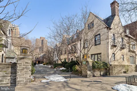 $1,025,000 | 2136 St James Street, Philadelphia, PA 19103