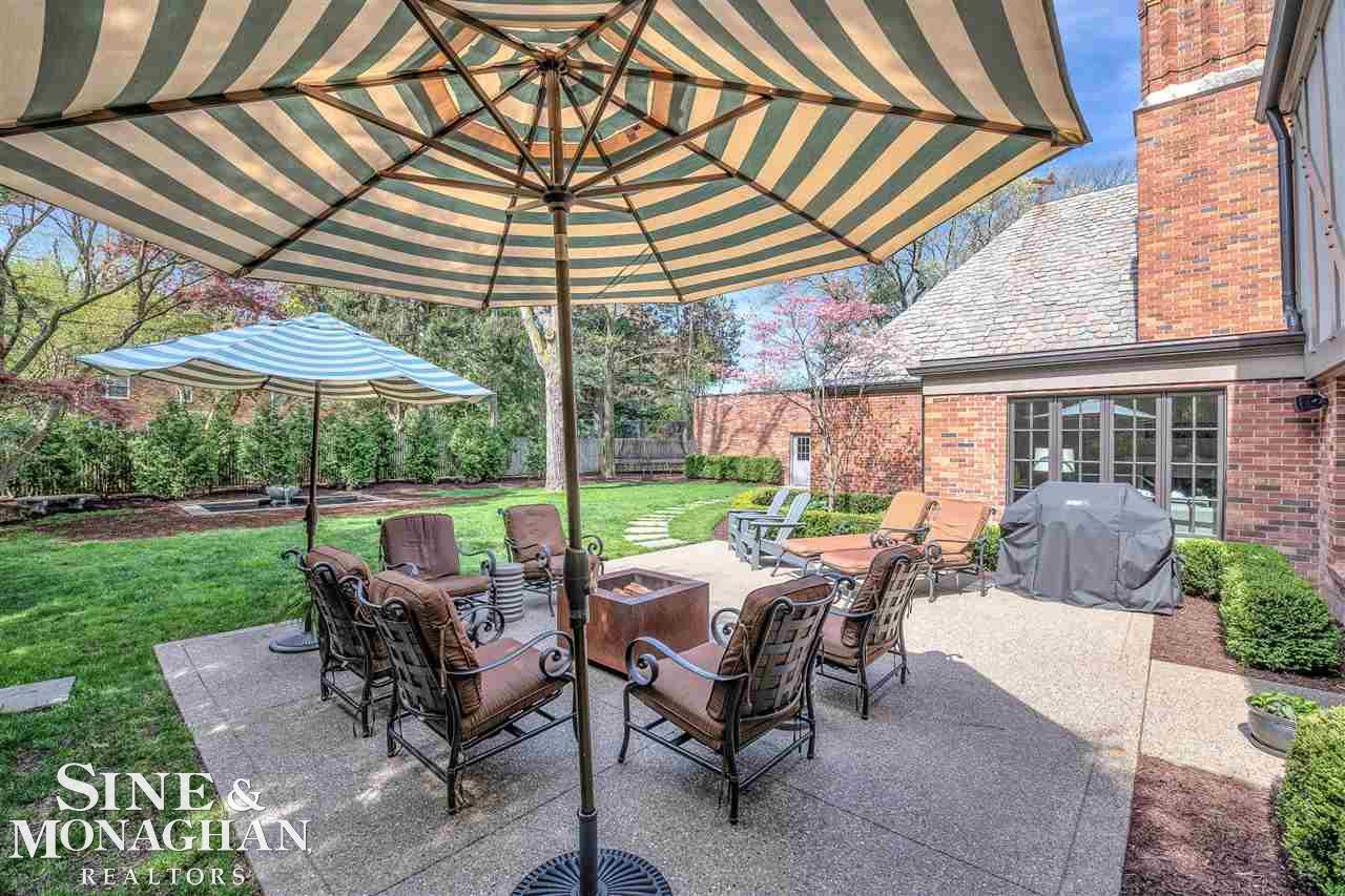 219 Cloverly Road Grosse Pointe, MI 48236 - Photo 54 of 71 50076283-53.JPG