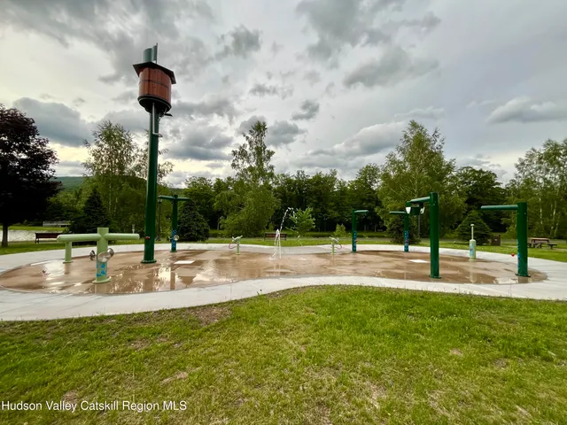 $409,000 | 25 Trailside Drive, Unit B9, Hunter, NY 12442