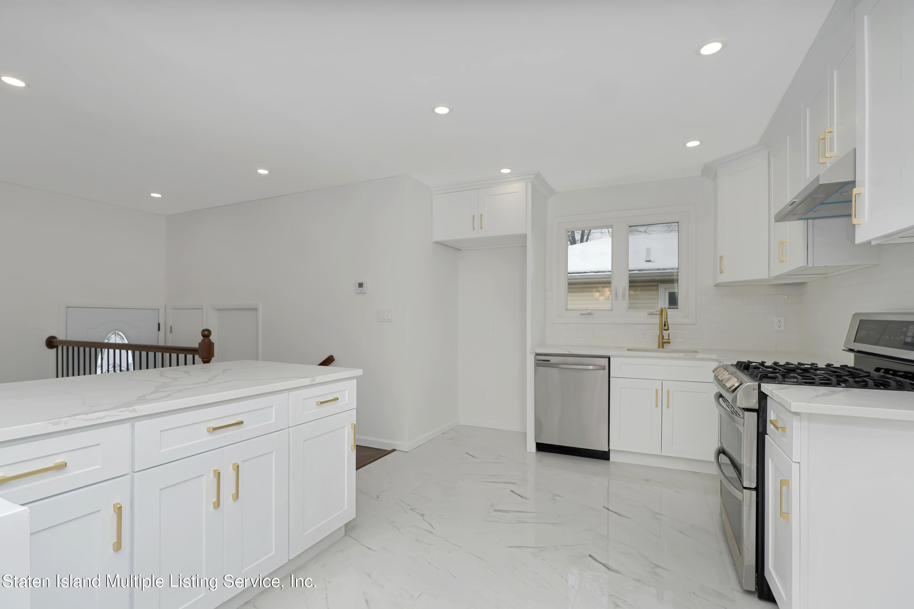 416 Watchogue Road Staten Island, NY 10314 - Photo 14 of 37 Photo May 28 2019, 7 31 28 PM