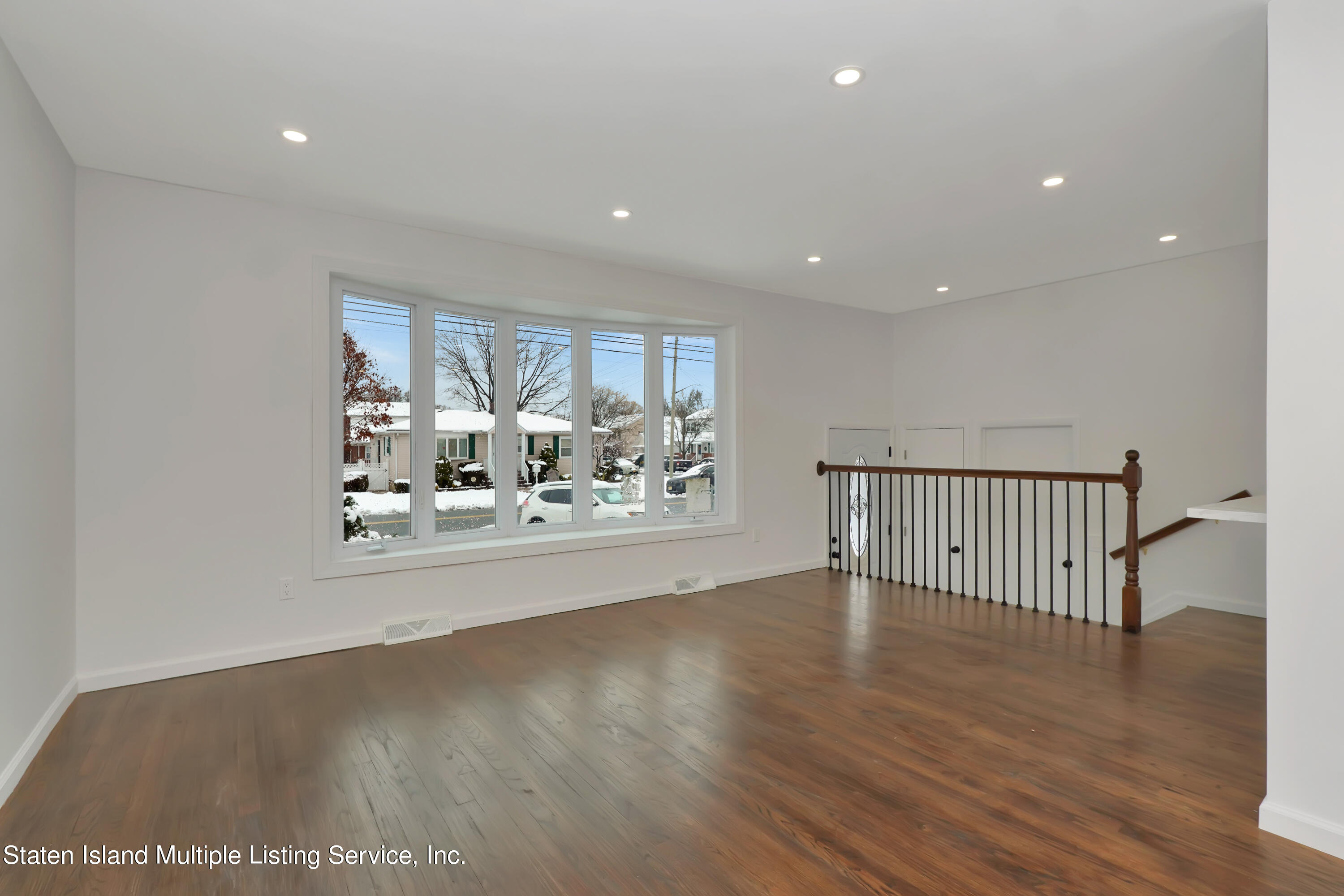 416 Watchogue Road Staten Island, NY 10314 - Photo 4 of 37 Photo May 28 2019, 7 31 00 PM