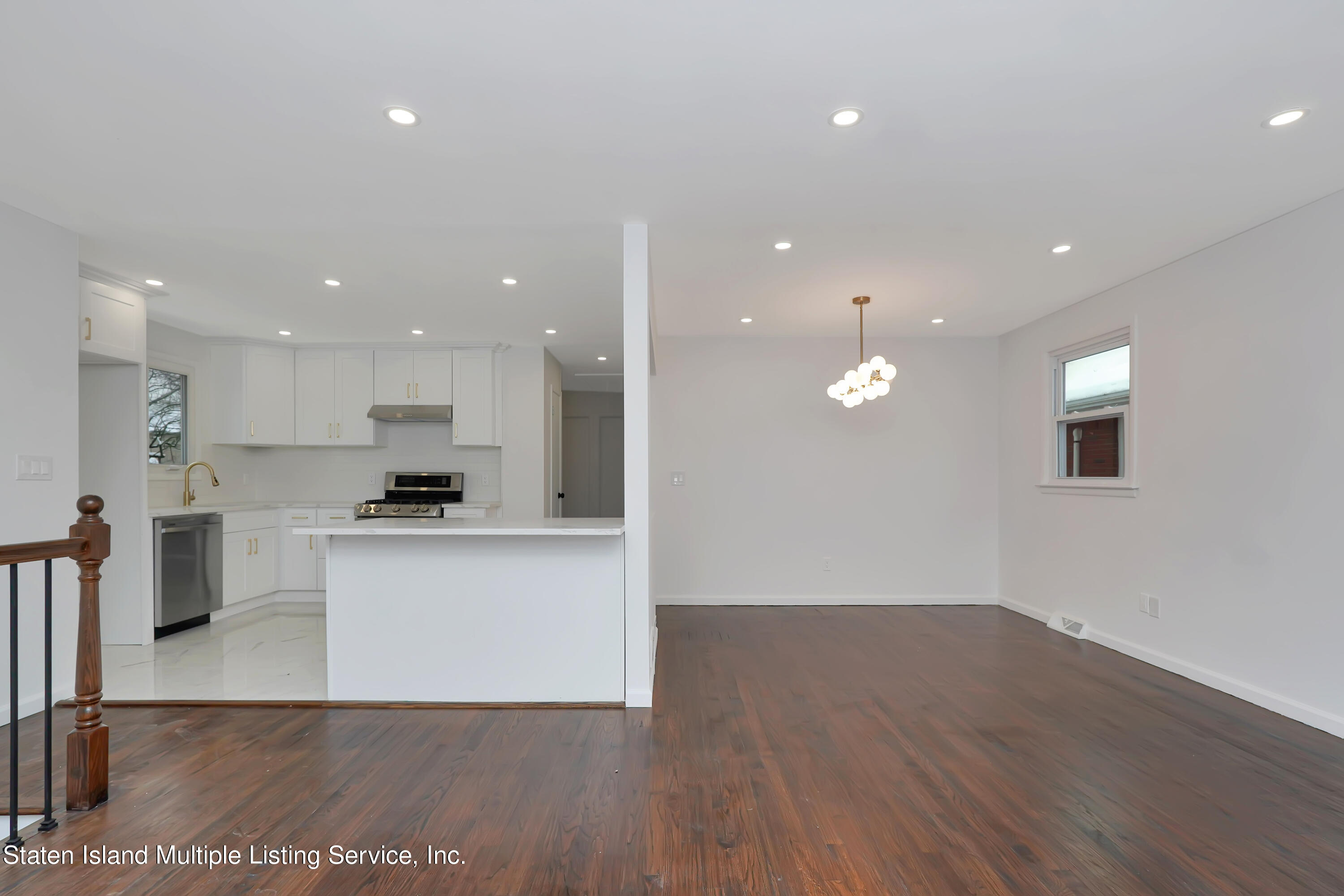 416 Watchogue Road Staten Island, NY 10314 - Photo 7 of 37 Photo May 28 2019, 7 31 10 PM