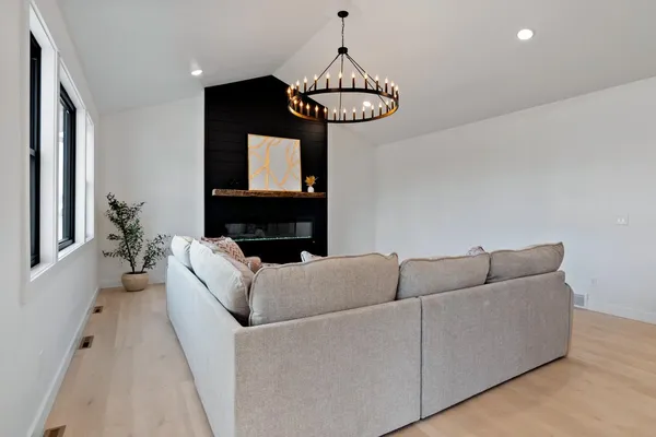 $624,900 | 3379 Glendale Avenue, Green Bay, WI 54313