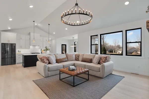 $624,900 | 3379 Glendale Avenue, Green Bay, WI 54313