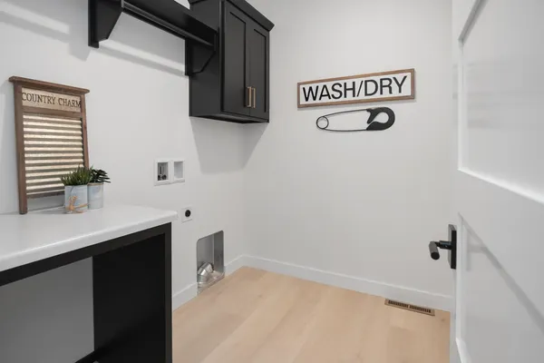 $624,900 | 3379 Glendale Avenue, Green Bay, WI 54313