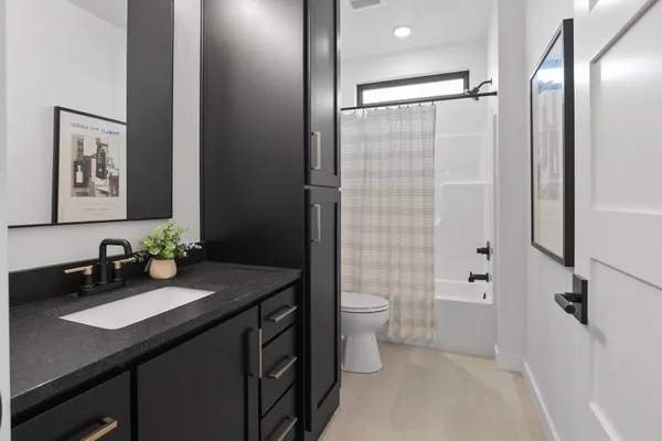 $624,900 | 3379 Glendale Avenue, Green Bay, WI 54313