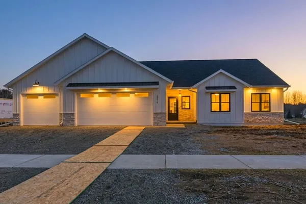 $624,900 | 3379 Glendale Avenue, Green Bay, WI 54313