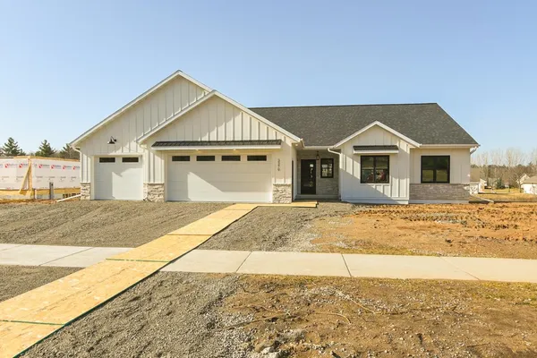 $624,900 | 3379 Glendale Avenue, Green Bay, WI 54313