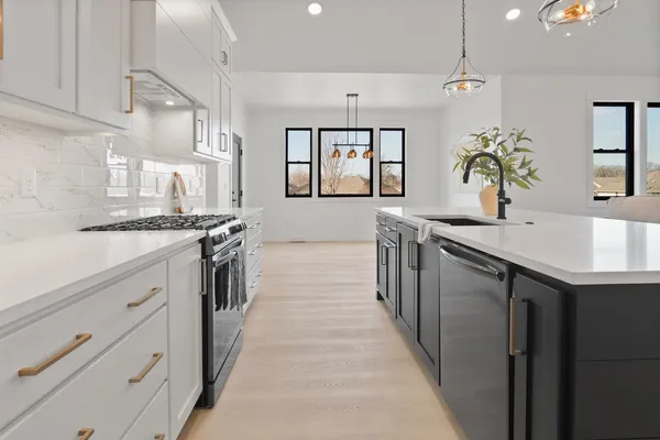 $624,900 | 3379 Glendale Avenue, Green Bay, WI 54313