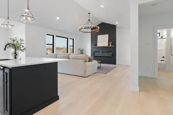 $624,900 | 3379 Glendale Avenue, Green Bay, WI 54313