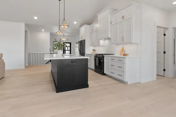 $624,900 | 3379 Glendale Avenue, Green Bay, WI 54313