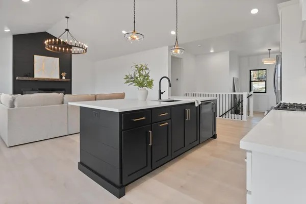 $624,900 | 3379 Glendale Avenue, Green Bay, WI 54313