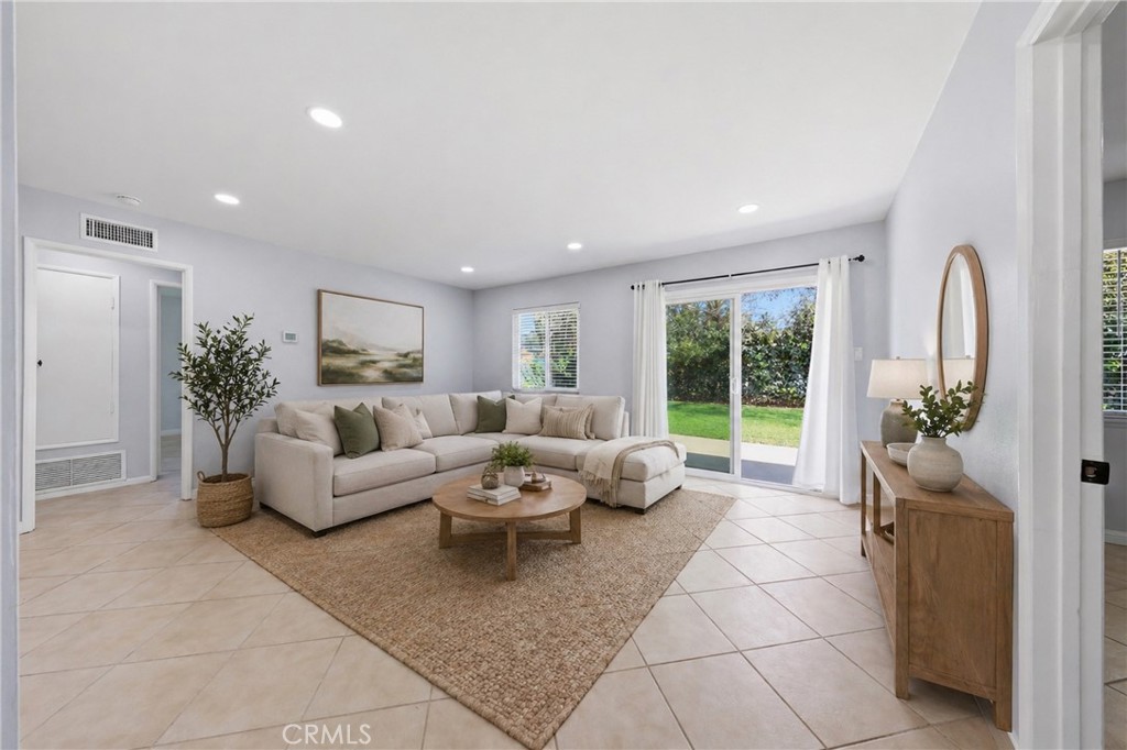 5653 Corwin Lane Riverside, CA 92503 - Photo 2 of 16 Virtually staged livingroom