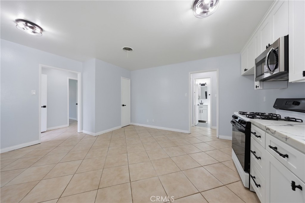5653 Corwin Lane Riverside, CA 92503 - Photo 8 of 16 Kitchen