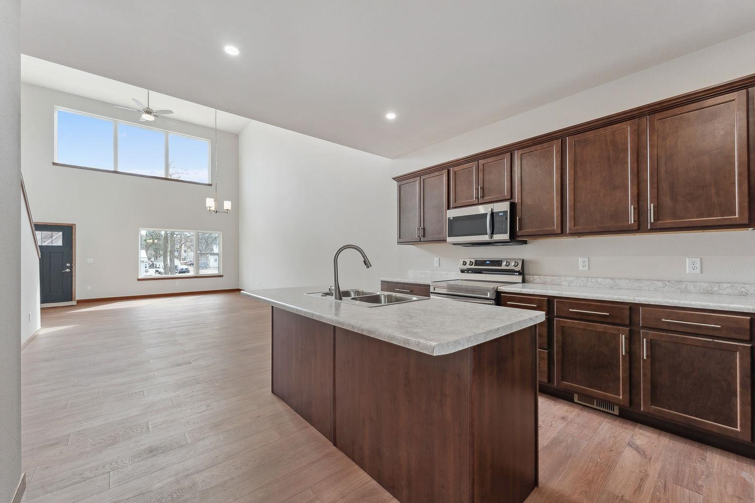 226 South Dewey Reedsburg, WI 53959 - Photo 12 of 46