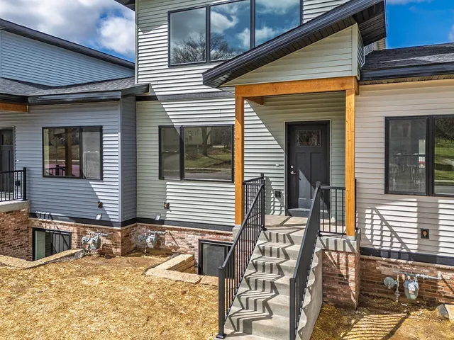 $319,900 | 226 South Dewey, Reedsburg, WI 53959