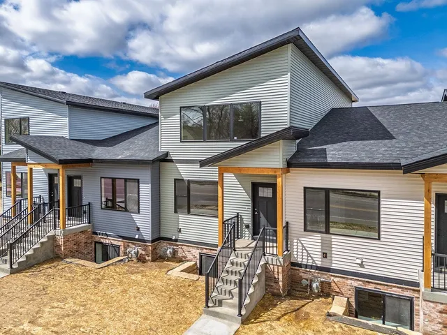 $319,900 | 226 South Dewey, Reedsburg, WI 53959