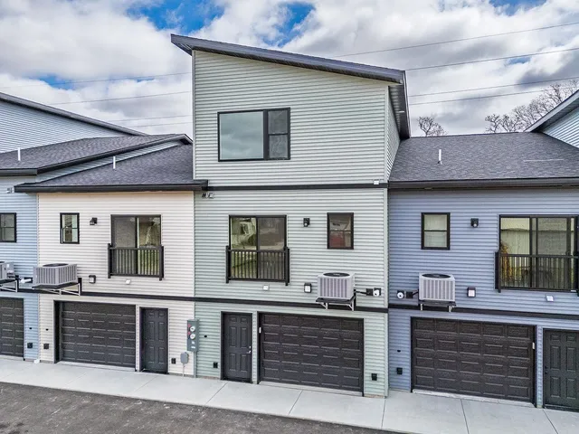 $319,900 | 226 South Dewey, Reedsburg, WI 53959