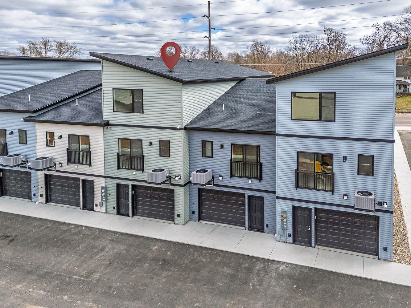 226 South Dewey Reedsburg, WI 53959 - Photo 5 of 46