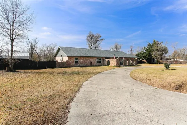 $439,000 | 273 White Oak Drive, Lake Charles, LA 70611