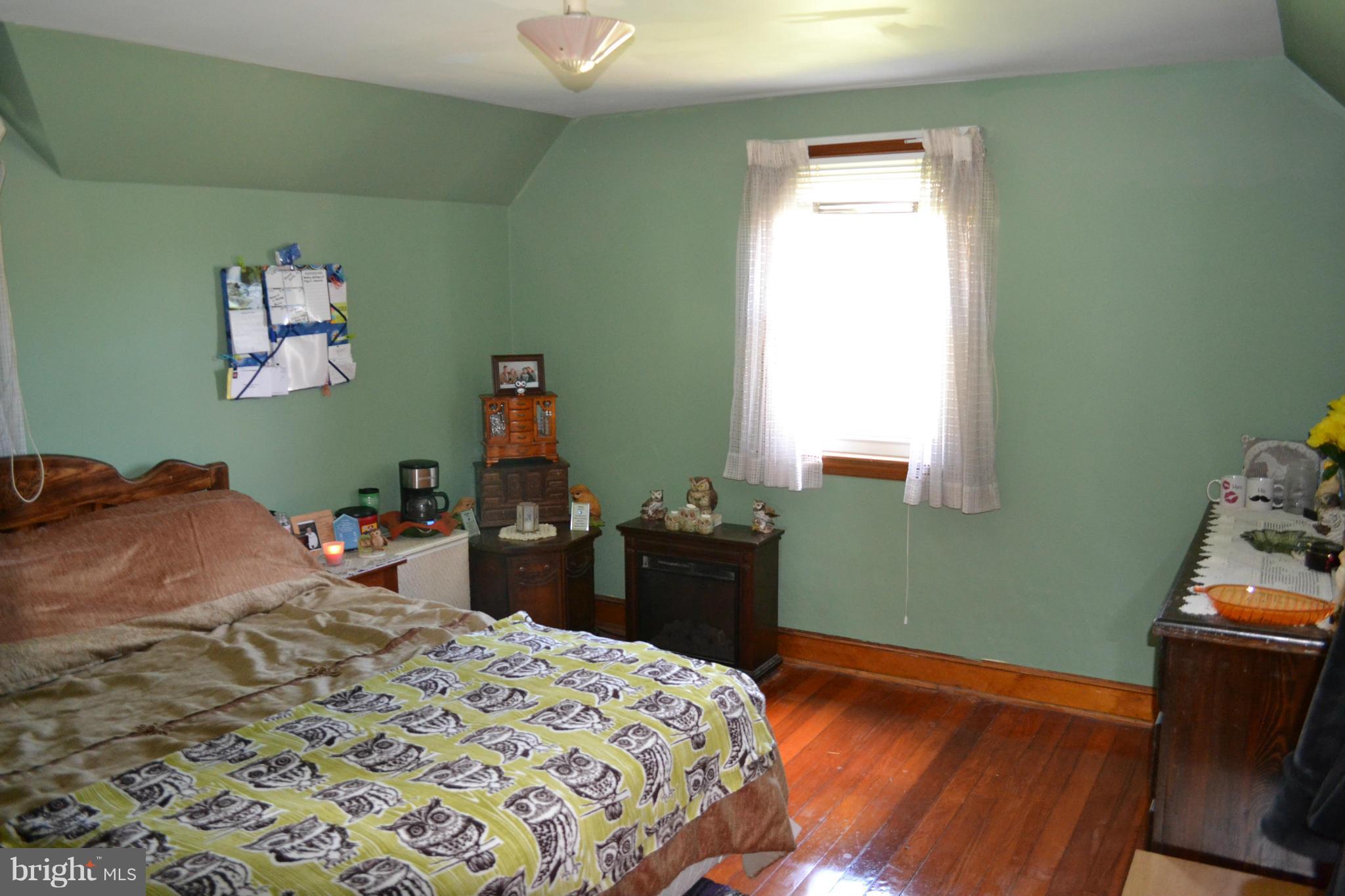 1049 Security Road Hagerstown, MD 21742 - Photo 17 of 17 Bedroom