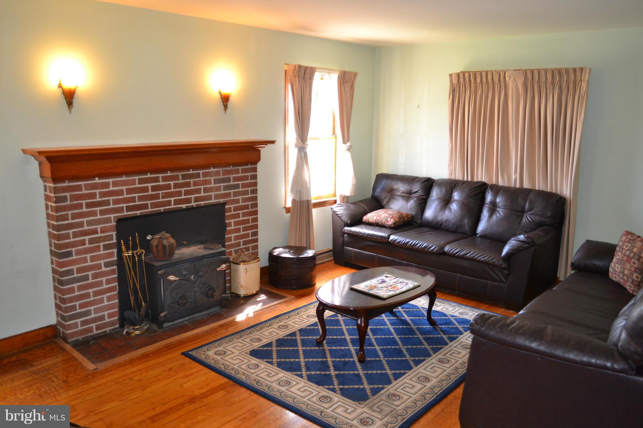 1049 Security Road Hagerstown, MD 21742 - Photo 10 of 17 Living Room