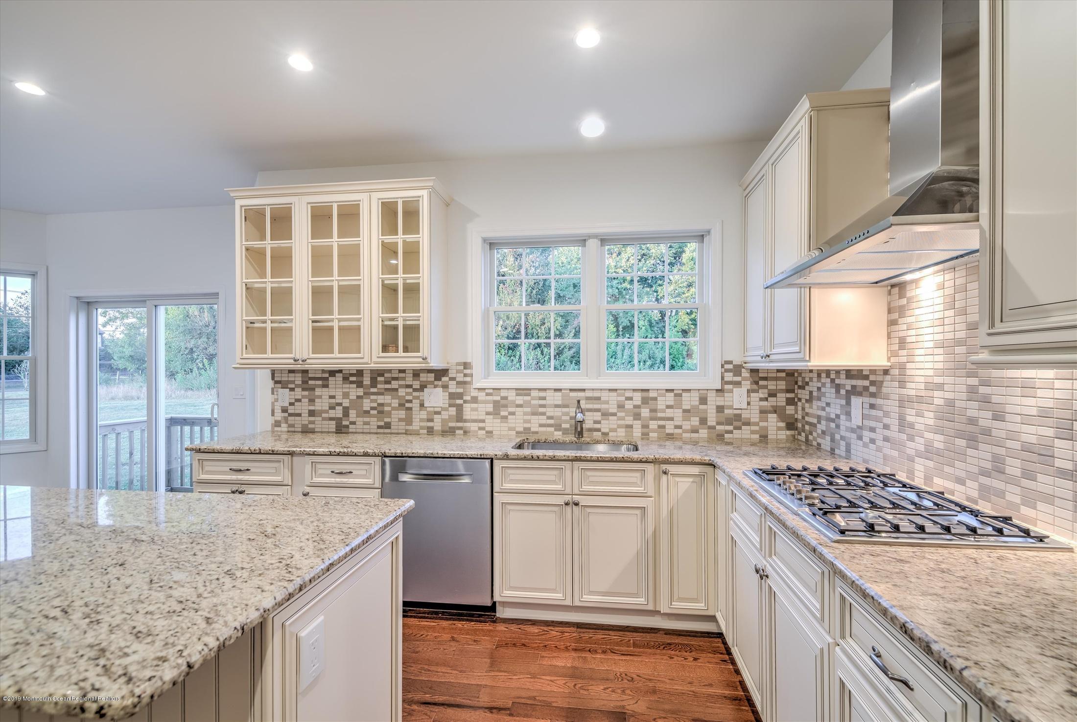 185 Monmouth Road Freehold, NJ 07728 - Photo 13 of 30 12-KITCHEN