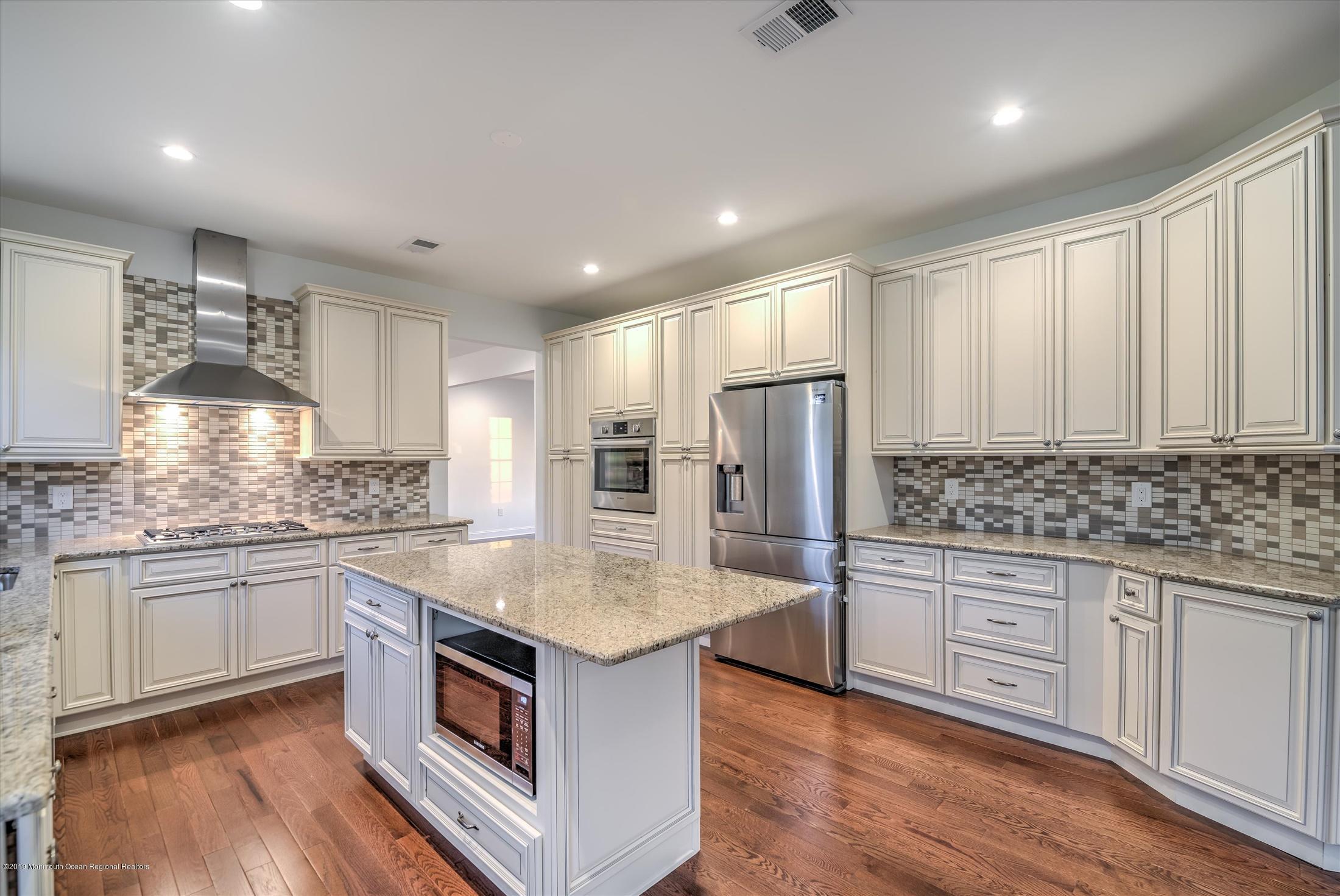 185 Monmouth Road Freehold, NJ 07728 - Photo 15 of 30 14-KITCHEN