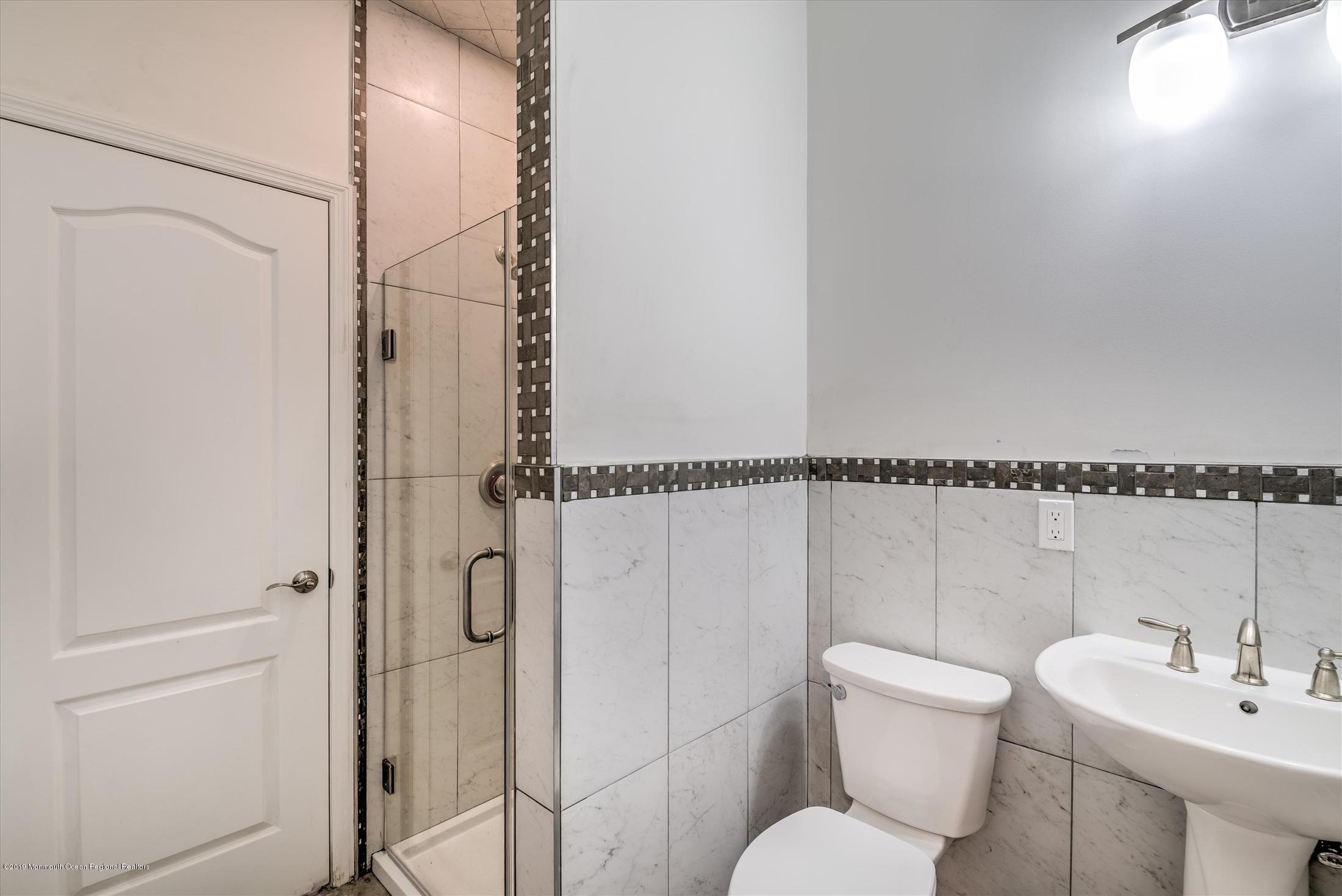 185 Monmouth Road Freehold, NJ 07728 - Photo 18 of 30 17-BATHROOM