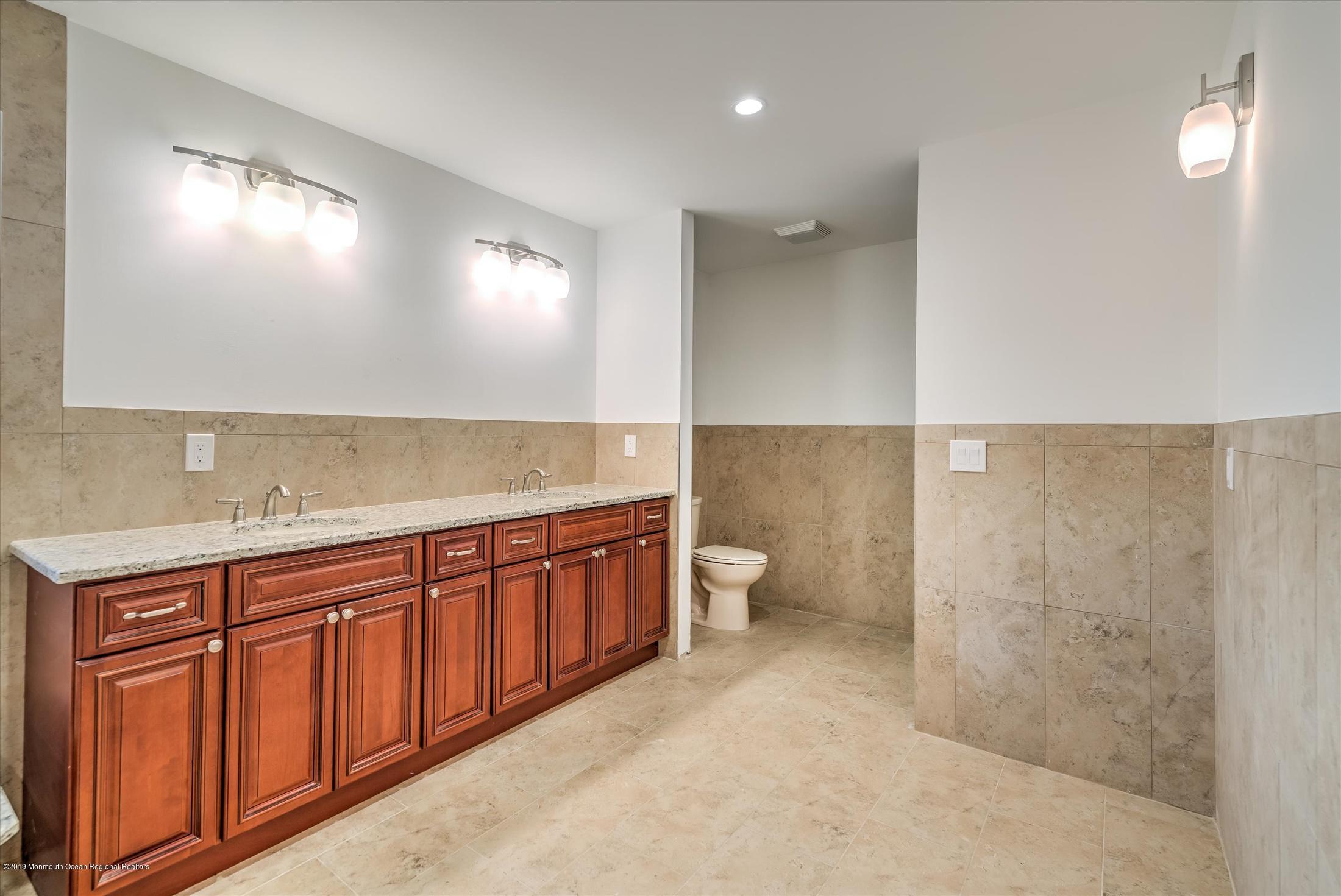 185 Monmouth Road Freehold, NJ 07728 - Photo 21 of 30 20-MASTER BATHROOM