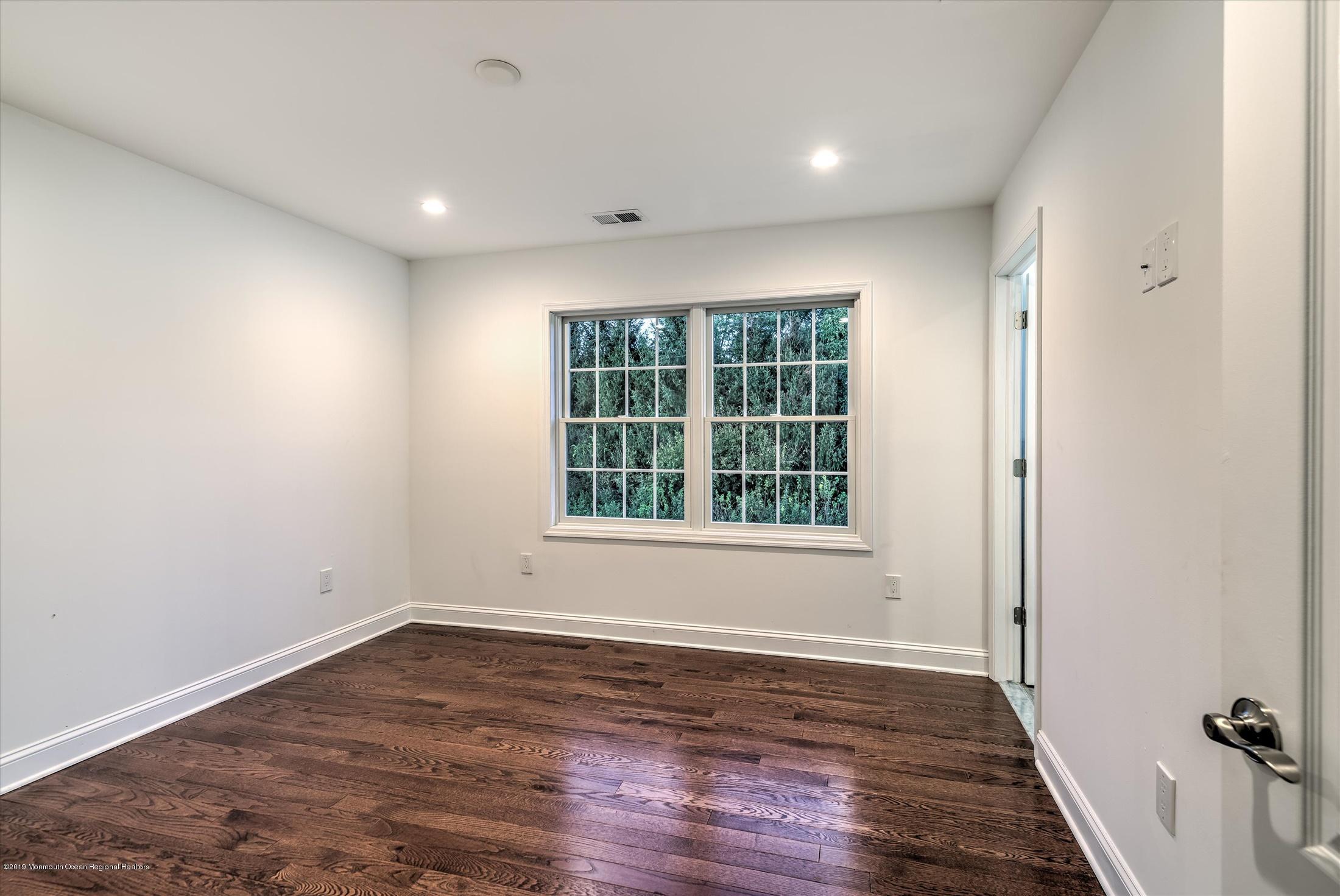 185 Monmouth Road Freehold, NJ 07728 - Photo 25 of 30 24-PRINCESS SUITE