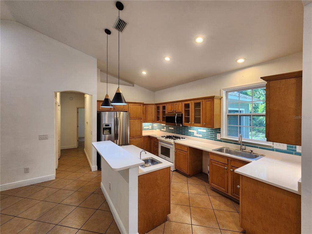 8909 Southeast 2nd Street Road High Springs, FL 32643 - Photo 11 of 26 Gallery Image 11