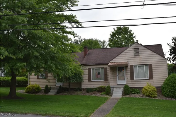 $220,000 | 132 North Sugar Street, St. Clairsville, OH 43950