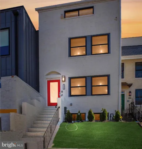 $1,229,100 | 329 15th Street Northeast, Washington, DC 20002