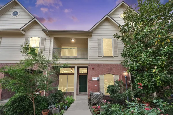 $240,000 | 2710 Grants Lake Boulevard, Unit H3, Sugar Land, TX 77479