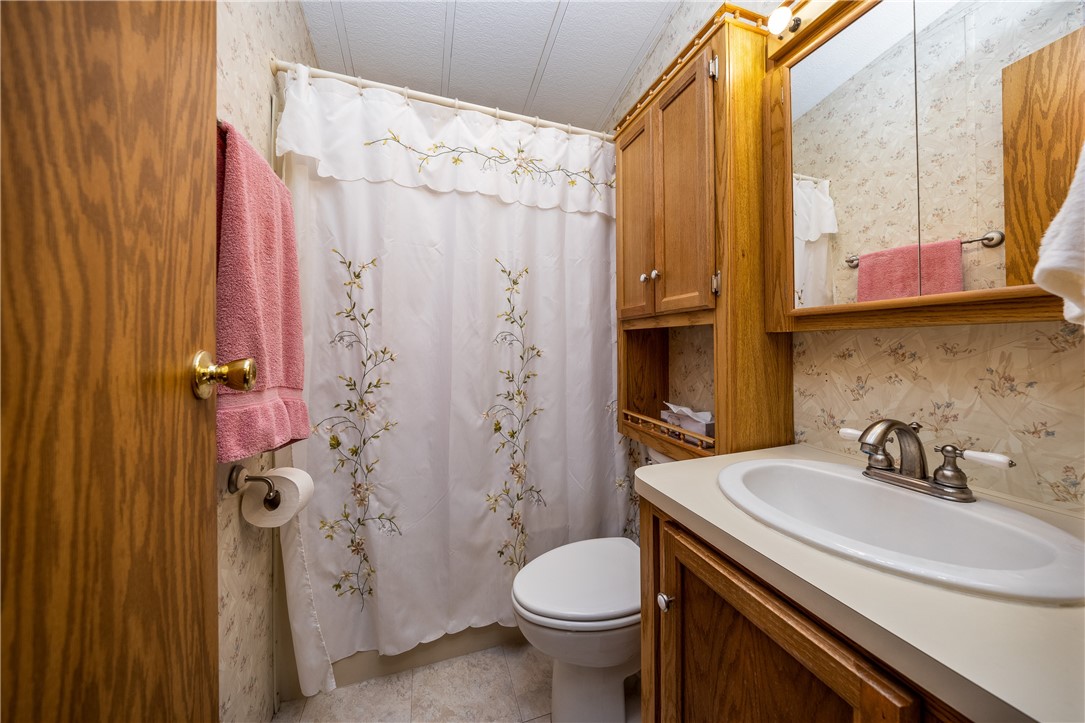 6351 North Vine Valley Road, Unit 11 Middlesex, NY 14507 - Photo 25 of 50 BATHROOM