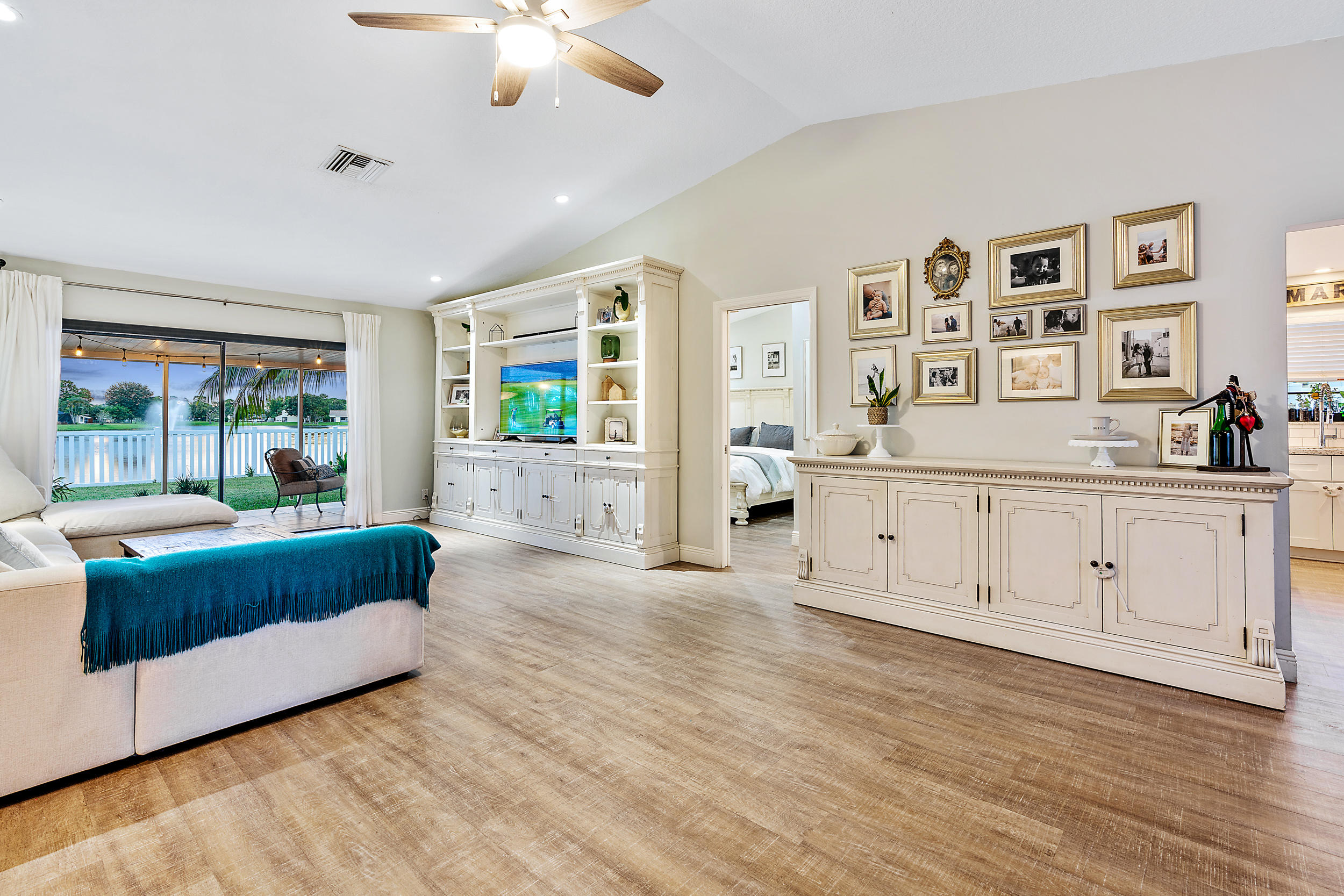 124 Timberline Drive Jupiter, FL 33458 - Photo 13 of 27 124 Timberline Dr-11