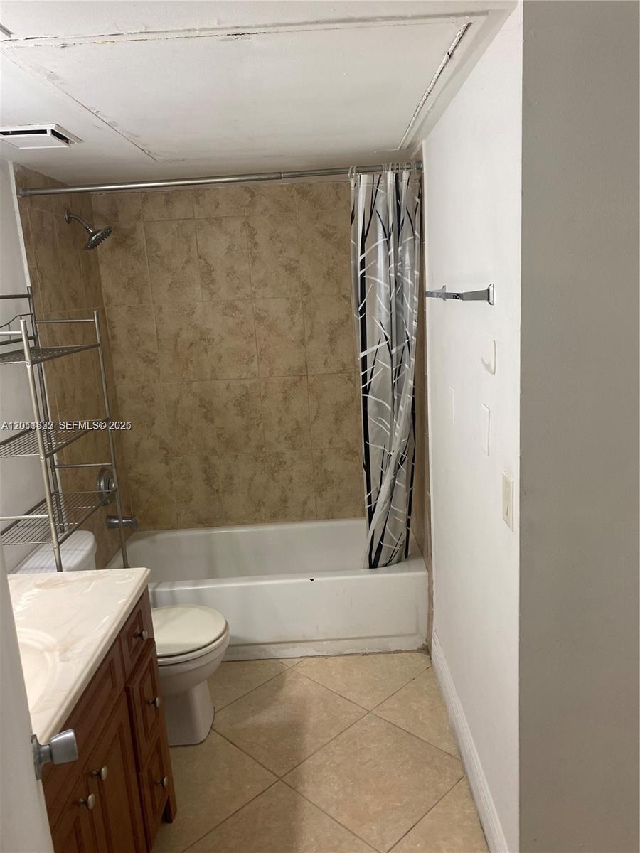 18330 Northwest 68th Avenue, Unit G Hialeah, FL 33015 - Photo 11 of 15