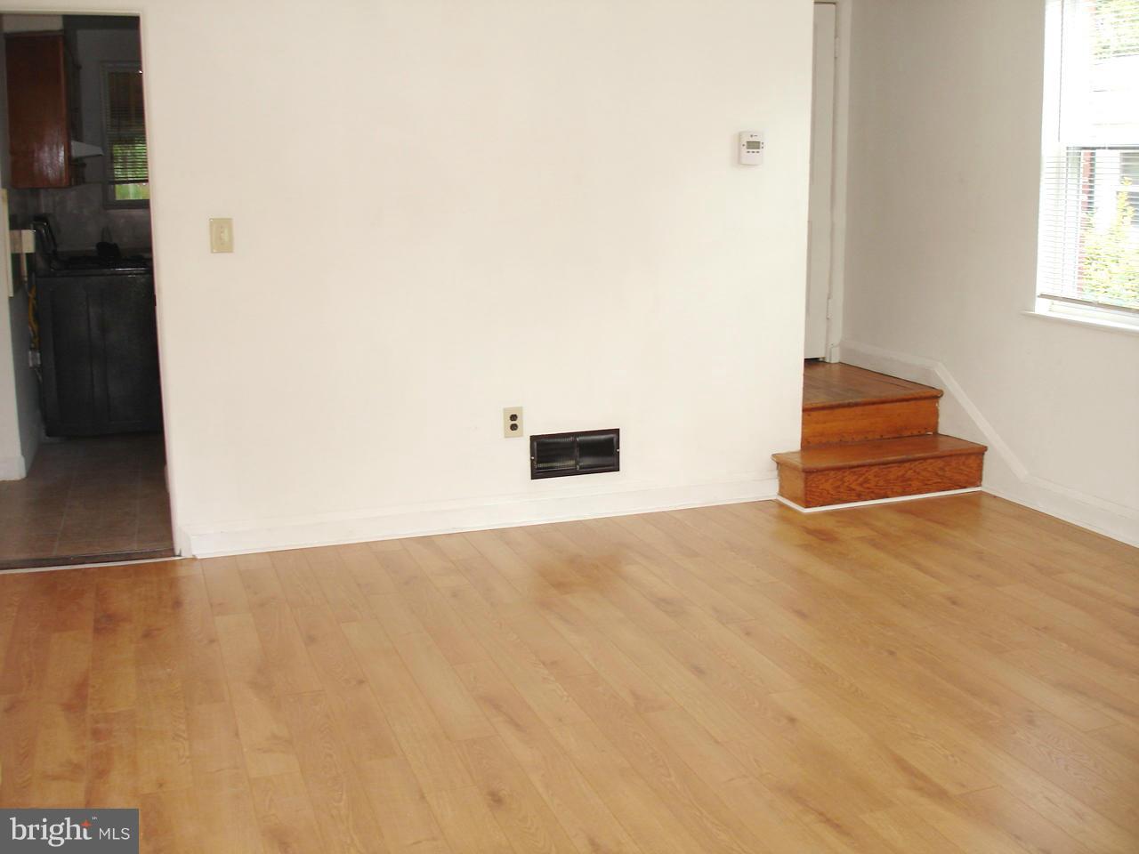 1658 Yakona Road Baltimore, MD 21286 - Photo 4 of 23 Living Room
