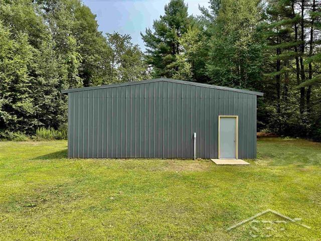 1633 South Dickenson Road Shepherd, MI 48883 - Photo 18 of 33