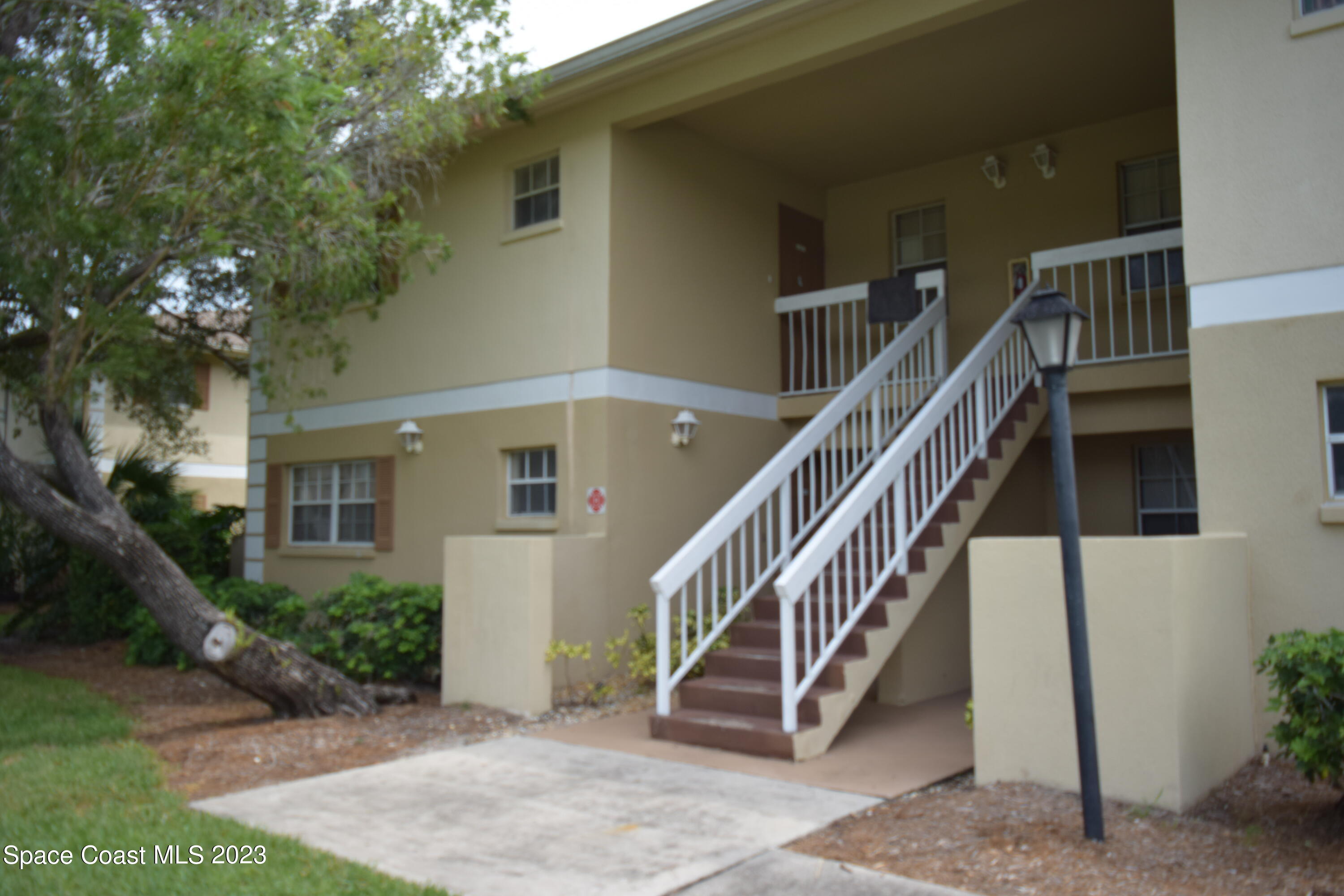 1609 Sunny Brook Ln Unit 102  