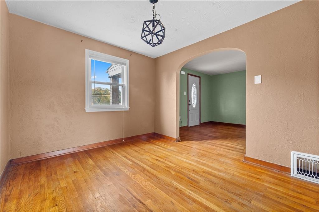 715 Hamil Road Verona, PA 15147 - Photo 11 of 34 Gallery Image 11