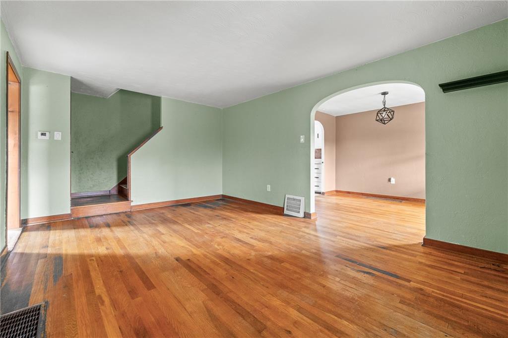 715 Hamil Road Verona, PA 15147 - Photo 8 of 34 Gallery Image 8