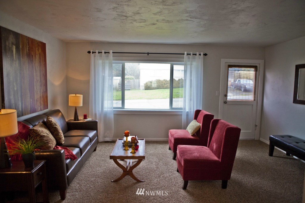 2201 Northeast 6th Place Renton, WA 98056 - Photo 2 of 14 Gallery Image 2