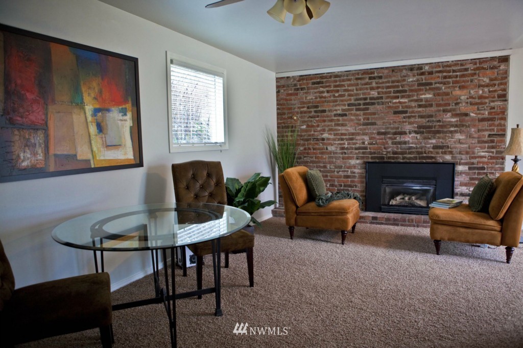 2201 Northeast 6th Place Renton, WA 98056 - Photo 4 of 14 Gallery Image 4