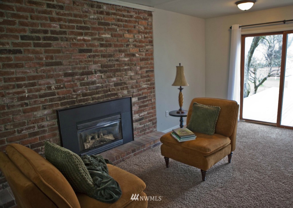 2201 Northeast 6th Place Renton, WA 98056 - Photo 5 of 14 Gallery Image 5