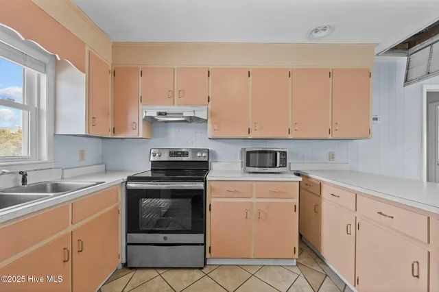 $785,000 | 1027 South Shore Drive, Surf City, NC 28445