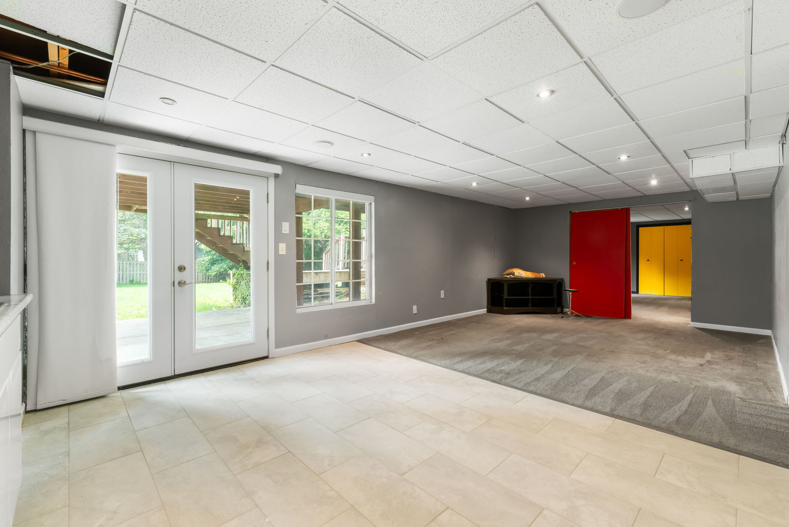 754 Huntington Drive Carol Stream, IL 60188 - Photo 19 of 29 a view of empty room with a window
