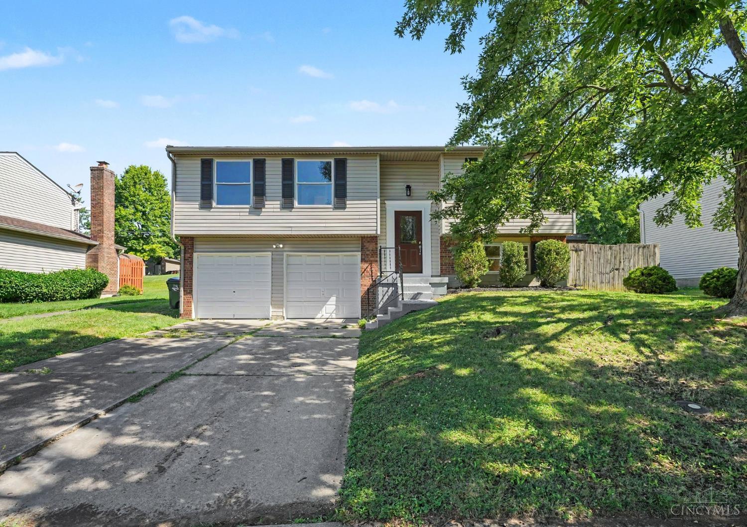 1492 Kingsbury Drive Cincinnati, OH 45240 - Photo 2 of 26 Gallery Image 2