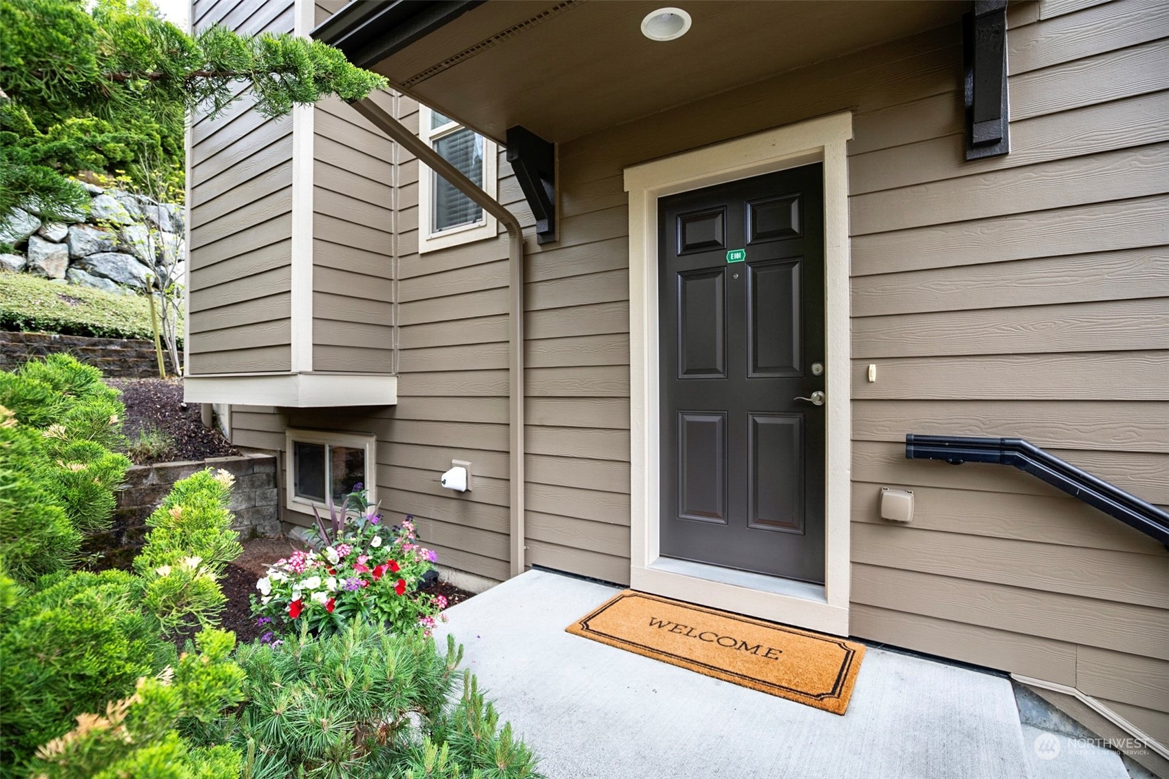 1900 Weaver Road, Unit E101 Snohomish, WA 98290 - Photo 2 of 39 Gallery Image 2